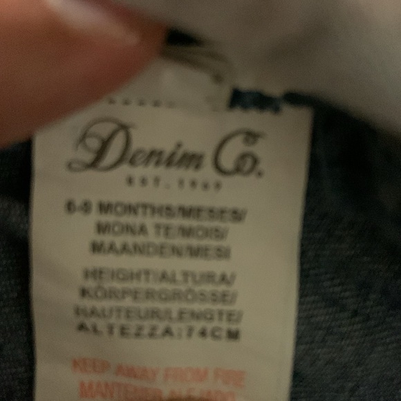 6-9 months Embroidered denim shirt with pop buttons pink shoes not included - Picture 8 of 8